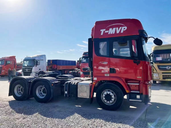 二手低顶牵引车的功能有哪些