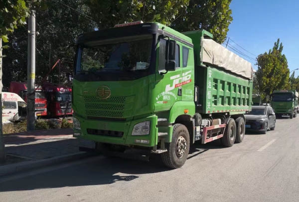 二手解放前四后八自卸车