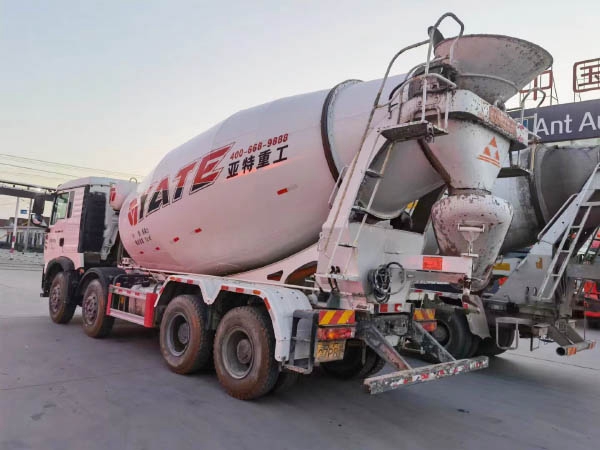 二手豪沃搅拌车如何清洗