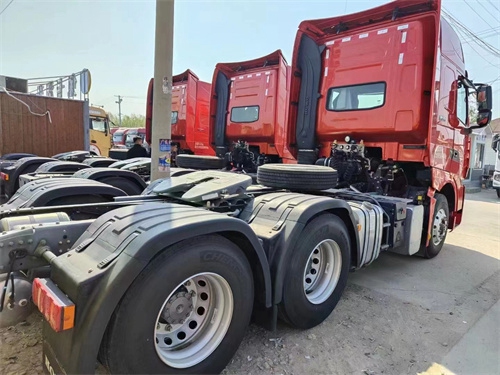 二手豪沃TH7牵引车使用时的注意事项