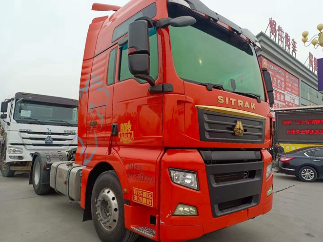 单驱汕德卡G7 540马力牵引车