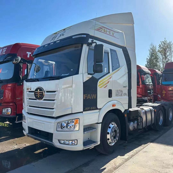 解放J6P 560马力牵引车