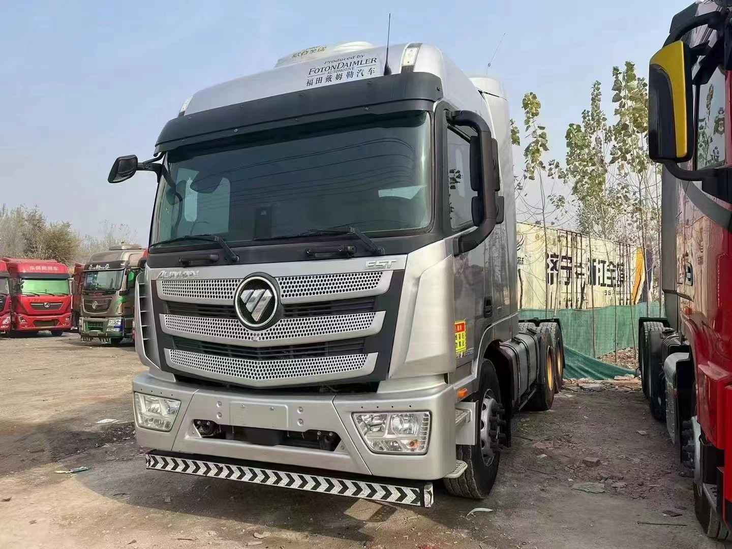 二手欧曼牵引车头多少钱