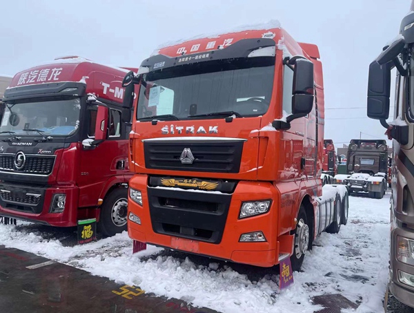 二手汕德卡牵引车