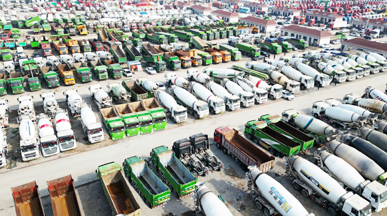 梁山华通二手车市场|二手搅拌车实景