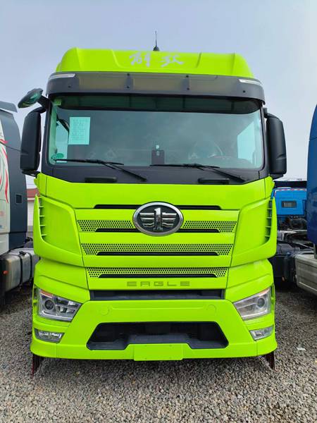 二手解放J7 560马力牵引车