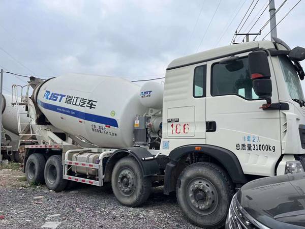 二手豪沃搅拌车大12方