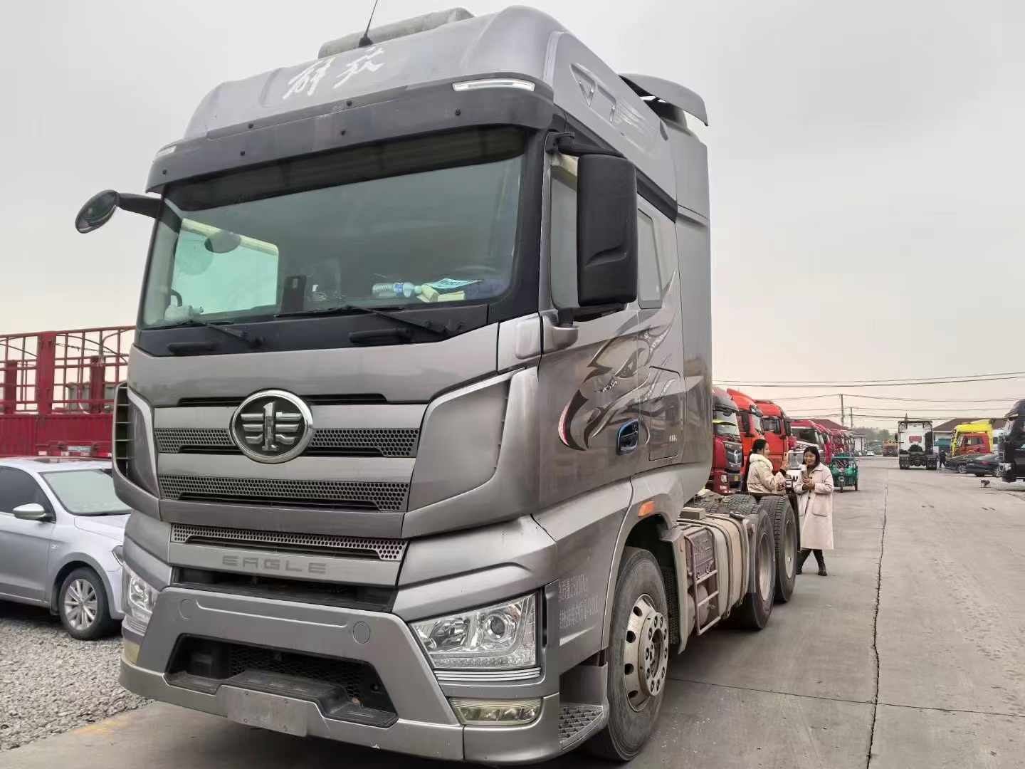 梁山解放J7二手牵引车