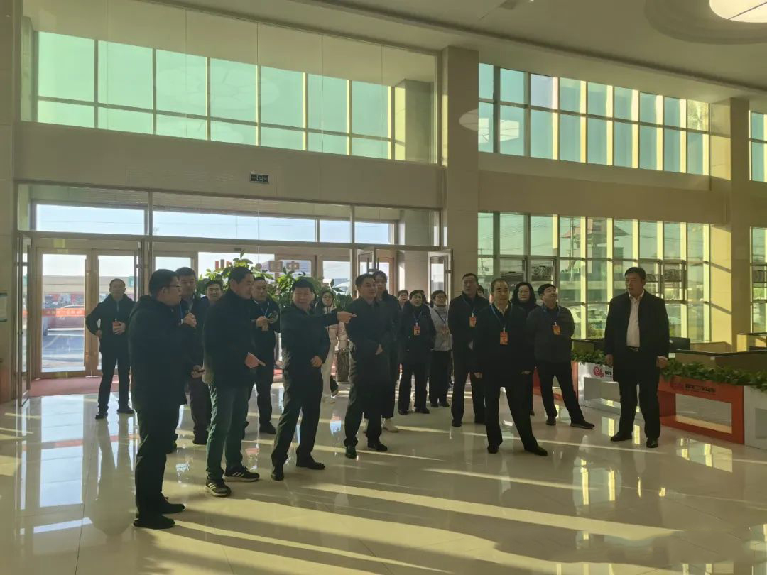 热烈欢迎驻梁市人大代表一行莅临华通二手车市场视察指导