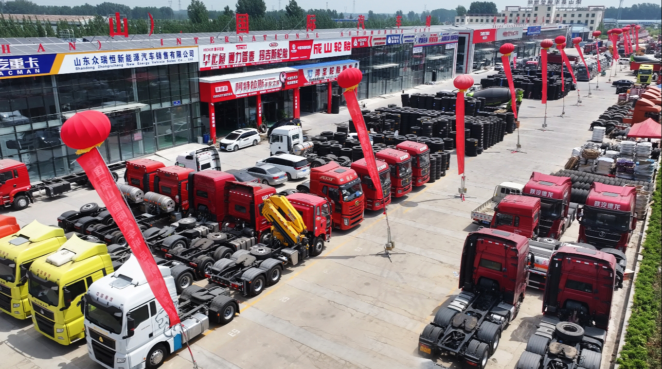 梁山华通二手货车市场里的老货车情缘：市场的“活广告”